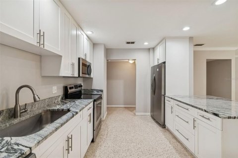 Casa en venta en Temple Terrace, Florida, 4 dormitorios, 202.16 m2 № 2129951 - foto 8