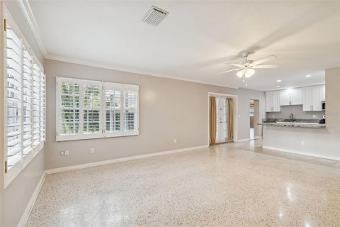 Casa en venta en Temple Terrace, Florida, 4 dormitorios, 202.16 m2 № 2129951 - foto 4