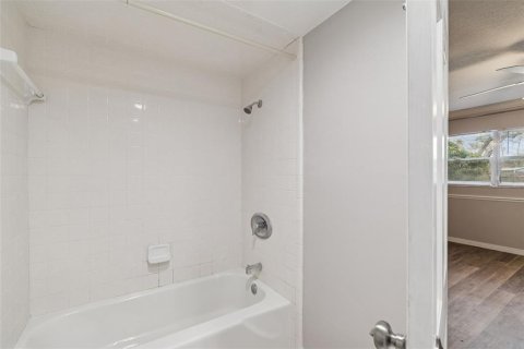Casa en venta en Temple Terrace, Florida, 4 dormitorios, 202.16 m2 № 2129951 - foto 12