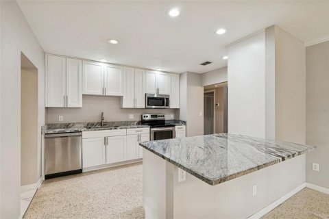 Casa en venta en Temple Terrace, Florida, 4 dormitorios, 202.16 m2 № 2129951 - foto 7