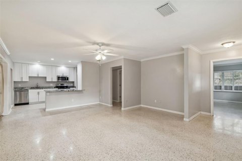 Casa en venta en Temple Terrace, Florida, 4 dormitorios, 202.16 m2 № 2129951 - foto 6