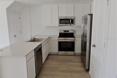 Townhouse in Davenport, Florida 3 bedrooms, 128.02 sq.m. № 2213591 - photo 7