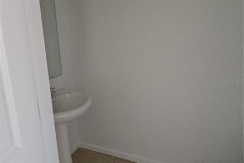 Townhouse in Davenport, Florida 3 bedrooms, 128.02 sq.m. № 2213591 - photo 4