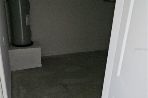 Townhouse in Davenport, Florida 3 bedrooms, 128.02 sq.m. № 2213591 - photo 6