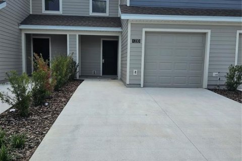 Townhouse in Davenport, Florida 3 bedrooms, 128.02 sq.m. № 2213591