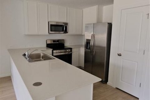 Townhouse in Davenport, Florida 3 bedrooms, 128.02 sq.m. № 2213591 - photo 14