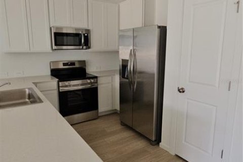 Townhouse in Davenport, Florida 3 bedrooms, 128.02 sq.m. № 2213591 - photo 15