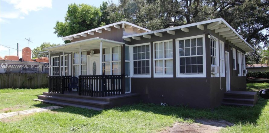 Propiedad comercial en Miami, Florida 1 dormitorio № 2031865