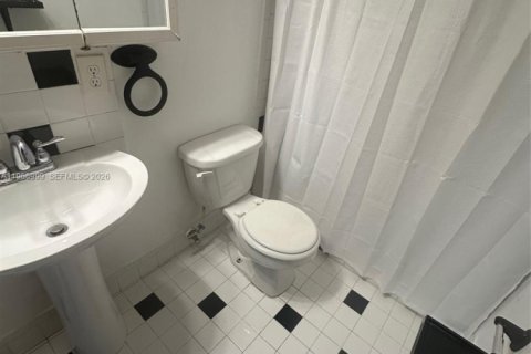 Propiedad comercial en alquiler en Miami, Florida, 1 dormitorio № 2031865 - foto 13