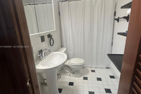 Propiedad comercial en alquiler en Miami, Florida, 1 dormitorio № 2031865 - foto 11