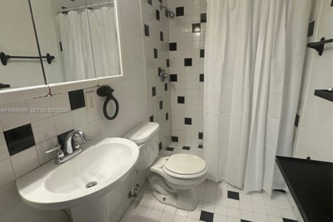 Propiedad comercial en alquiler en Miami, Florida, 1 dormitorio № 2031865 - foto 14