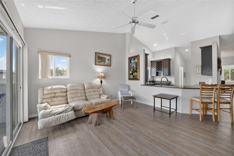 Condo in Crystal River, Florida, 3 bedrooms № 2203483 - photo 15