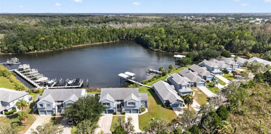 Condo in Crystal River, Florida, 3 bedrooms № 2203483