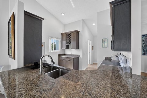 Condo in Crystal River, Florida, 3 bedrooms № 2203483 - photo 17