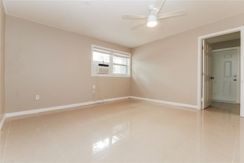 Casa en alquiler en Clearwater, Florida, 4 dormitorios, 175.49 m2 № 1905945 - foto 8