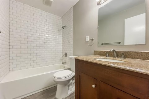 Casa en alquiler en Clearwater, Florida, 4 dormitorios, 175.49 m2 № 1905945 - foto 12