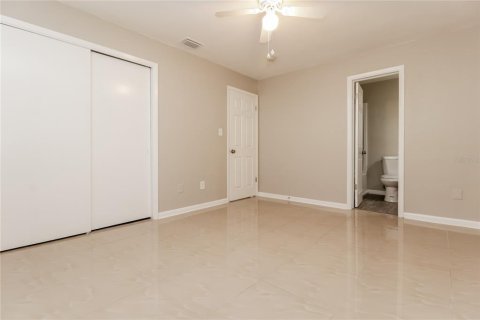 Casa en alquiler en Clearwater, Florida, 4 dormitorios, 175.49 m2 № 1905945 - foto 9