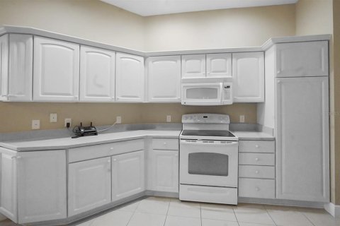 Casa en venta en The Villages, Florida, 3 dormitorios, 179.02 m2 № 1898963 - foto 9