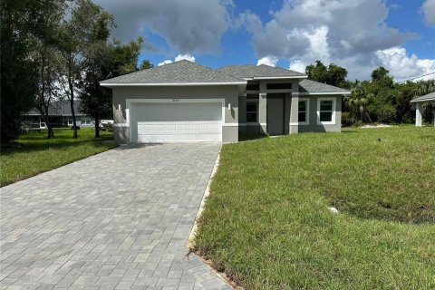House in North Port, Florida 3 bedrooms, 170.94 sq.m. № 1906314 - photo 2