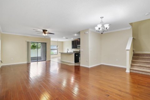 Villa ou maison à louer à Brandon, Floride: 4 chambres, 195.93 m2 № 2405468 - photo 4