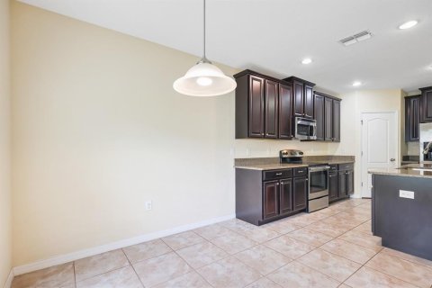 Villa ou maison à louer à Brandon, Floride: 4 chambres, 195.93 m2 № 2405468 - photo 13