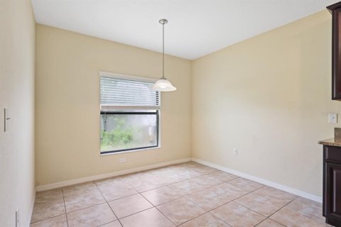 Villa ou maison à louer à Brandon, Floride: 4 chambres, 195.93 m2 № 2405468 - photo 12