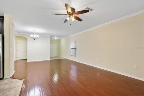 Villa ou maison à louer à Brandon, Floride: 4 chambres, 195.93 m2 № 2405468 - photo 10