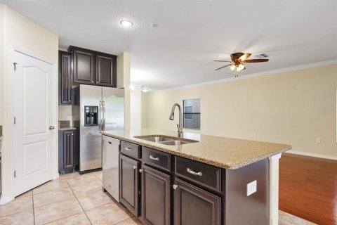 Villa ou maison à louer à Brandon, Floride: 4 chambres, 195.93 m2 № 2405468 - photo 15