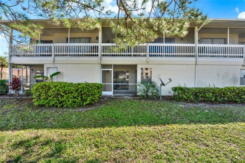 Condo in Kissimmee, Florida, 2 bedrooms  № 1873125 - photo 23