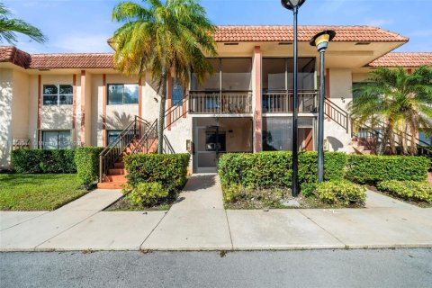 Condo in Weston, Florida, 2 bedrooms  № 1867533 - photo 1