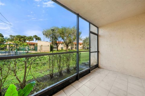 Condo in Weston, Florida, 2 bedrooms  № 1867533 - photo 20