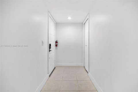 Condo in Weston, Florida, 2 bedrooms  № 1867533 - photo 3