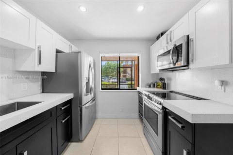 Condo in Weston, Florida, 2 bedrooms  № 1867533 - photo 6
