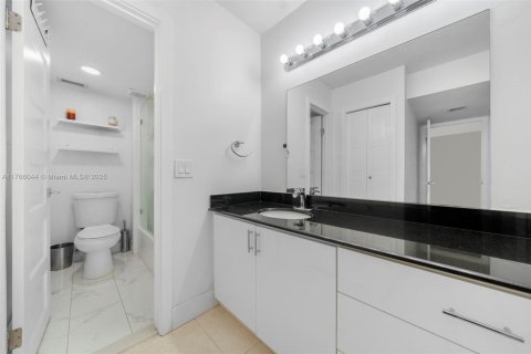 Condo in Weston, Florida, 2 bedrooms  № 1867533 - photo 14
