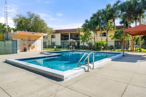 Condo in Weston, Florida, 2 bedrooms  № 1867533 - photo 22