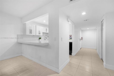 Condo in Weston, Florida, 2 bedrooms  № 1867533 - photo 4