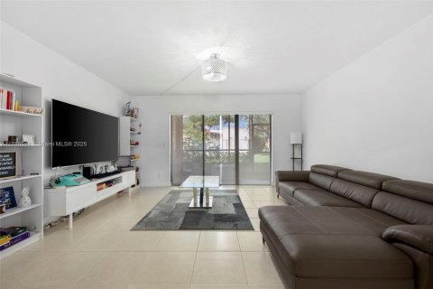 Condo in Weston, Florida, 2 bedrooms  № 1867533 - photo 9