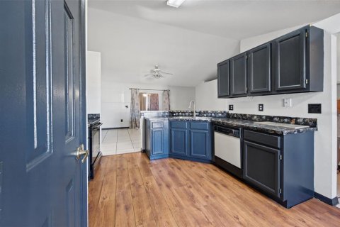 Villa ou maison à vendre à Deltona, Floride: 3 chambres, 120.59 m2 № 2419335 - photo 2