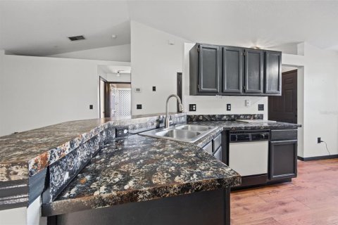 Villa ou maison à vendre à Deltona, Floride: 3 chambres, 120.59 m2 № 2419335 - photo 9