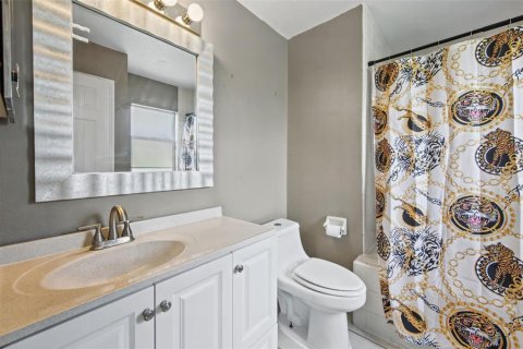 Villa ou maison à vendre à Deltona, Floride: 3 chambres, 120.59 m2 № 2419335 - photo 21