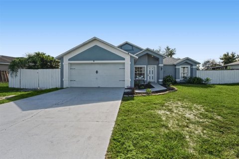 Casa en Deltona, Florida 3 dormitorios, 120.59 m2 № 2419335