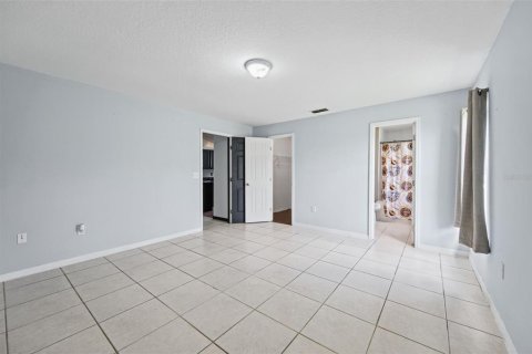 Villa ou maison à vendre à Deltona, Floride: 3 chambres, 120.59 m2 № 2419335 - photo 18