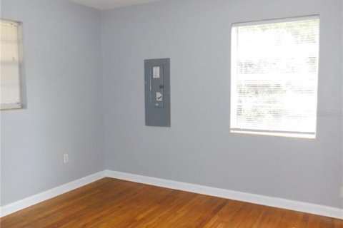 Villa ou maison à louer à Gainesville, Floride: 3 chambres, 95.88 m2 № 2148875 - photo 10