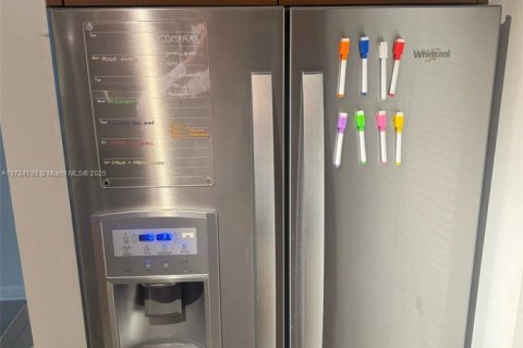 Condo in Miami, Florida, 1 bedroom  № 1862716 - photo 10