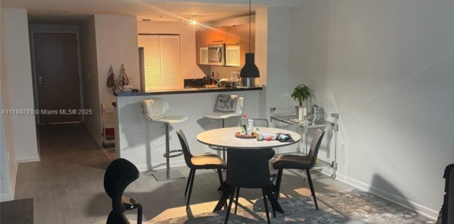 Condo in Miami, Florida, 1 bedroom  № 1862716