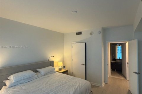 Condo in Miami, Florida, 1 bedroom  № 1862716 - photo 6