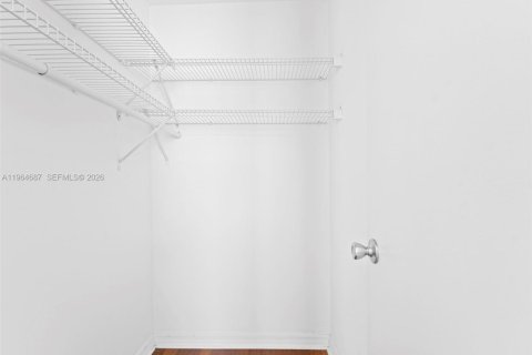 Снять в аренду кондоминиум в Майами-Бич, Флорида 2 спальни, 70.61м2, № 2028279 - фото 16