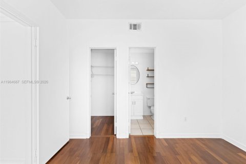 Снять в аренду кондоминиум в Майами-Бич, Флорида 2 спальни, 70.61м2, № 2028279 - фото 15