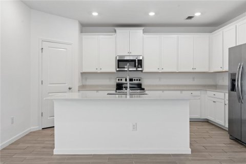 Villa ou maison à louer à Ocala, Floride: 4 chambres, 189.43 m2 № 2109265 - photo 8