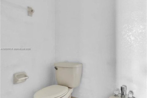 Townhouse in Miami, Florida 3 bedrooms, 162.86 sq.m. № 2244638 - photo 15